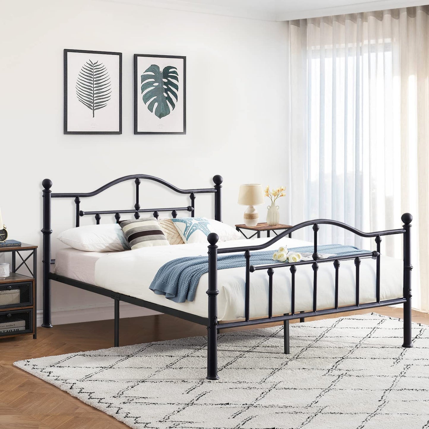 VECELO Classical Black Bed Frame Metal Platform Mattress Foundation with Headboard & Footboard