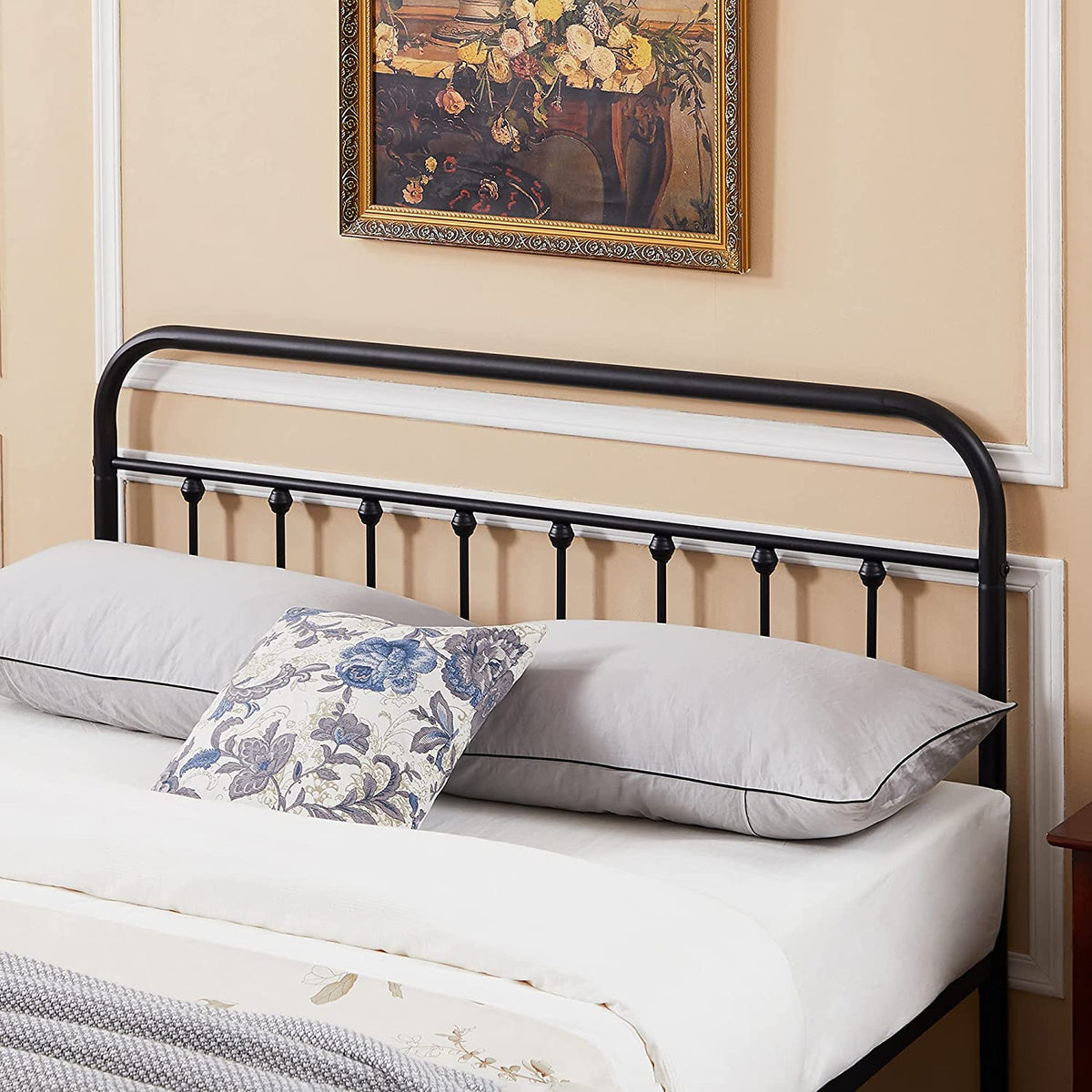VECELO Metal Platform Bed Frame Mattress Foundation Modern&Simple Style