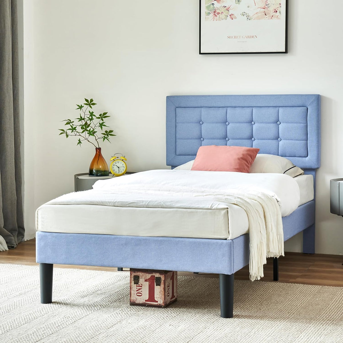Base de cama tapizada VECELO con cabecero de altura ajustable