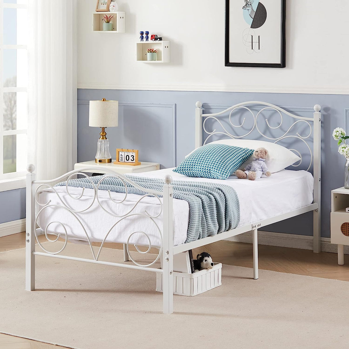 VECELO Classic Metal Bed Frame Mattress Foundation