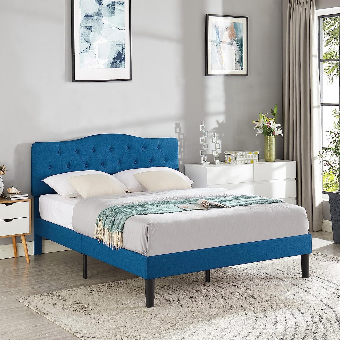 VECELO Classic Upholstered Platform Bed Frame with Diamond Stitched Cloth