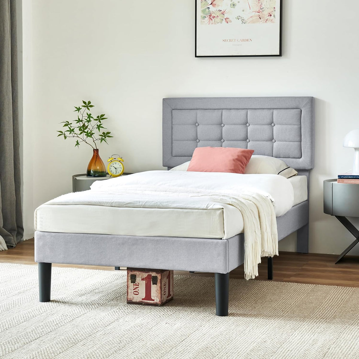 Base de cama tapizada VECELO con cabecero de altura ajustable